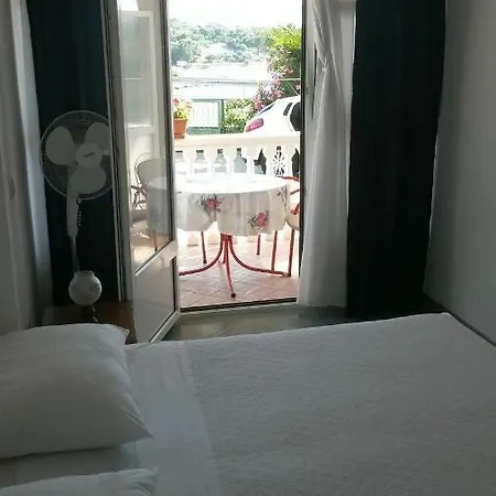 Tonka Guest house Primosten