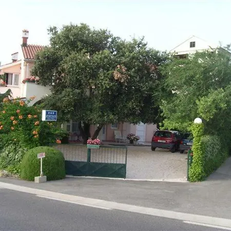 Guest house Tonka Primosten