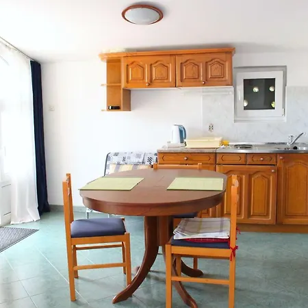 Guest house Tonka Primosten