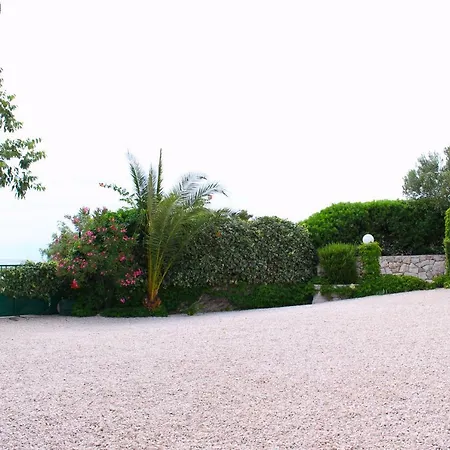 بيت ضيافة Tonka