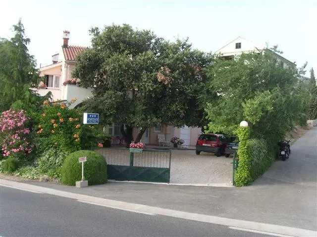 Konukevi Tonka Primošten